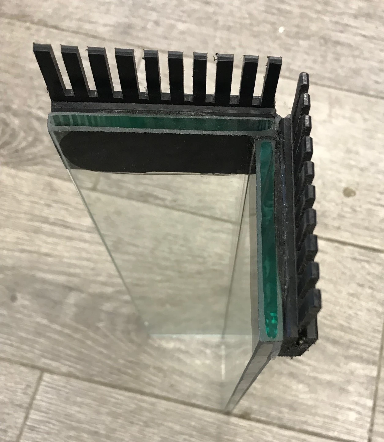 Overløbskasse med kam 12 x 12 x 46 cm